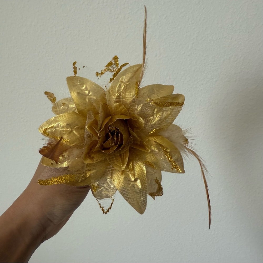 Gold Floral Hair Accessory
